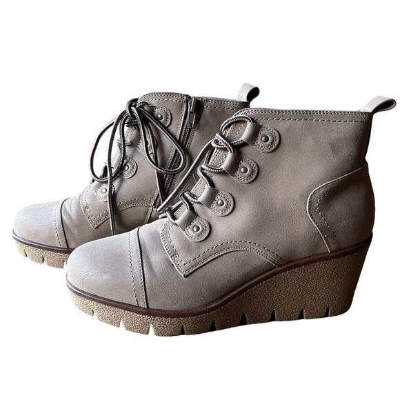 MIA Ankle Wedge Boots Caitlyn Contoured Footbed Size 9 Sand Beige Lug Laces Zip - Picture 1 of 9